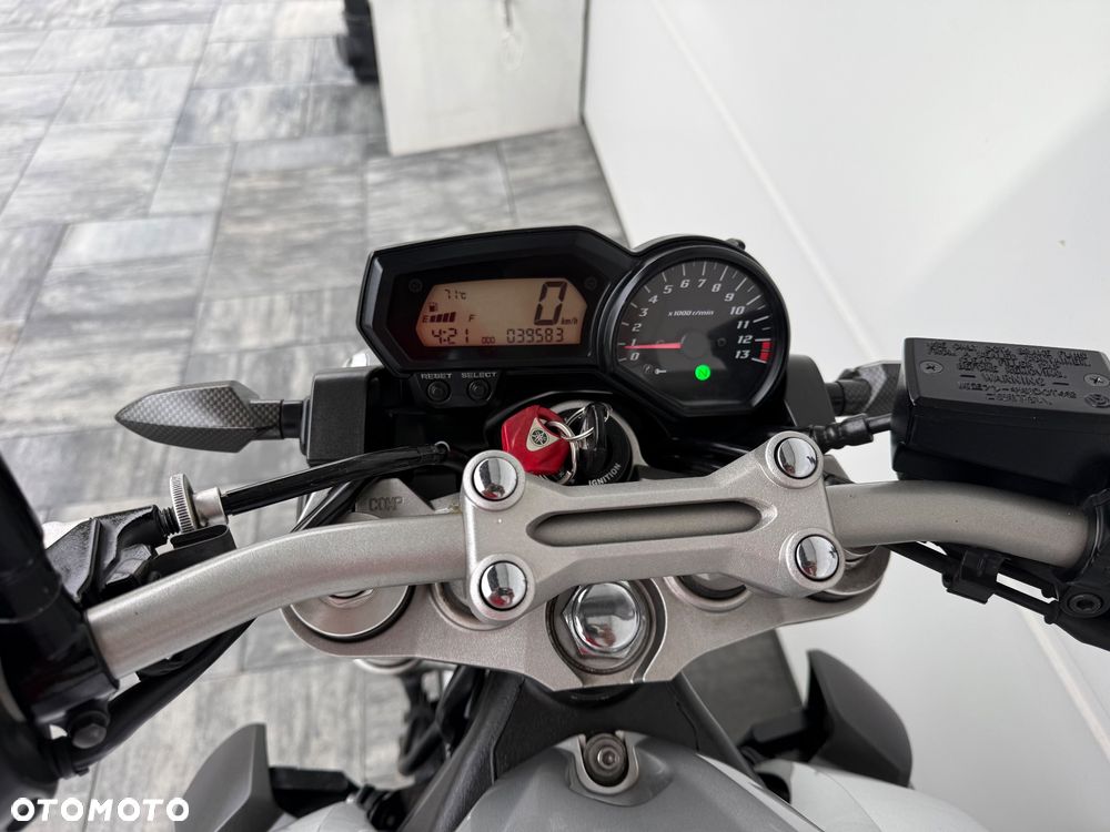 Yamaha FZ - 19