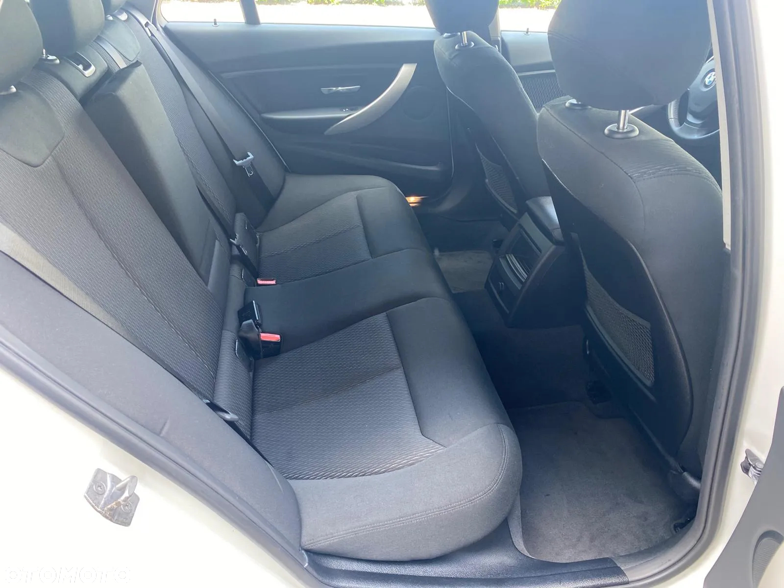 BMW Seria 3 320d Luxury Line - 28