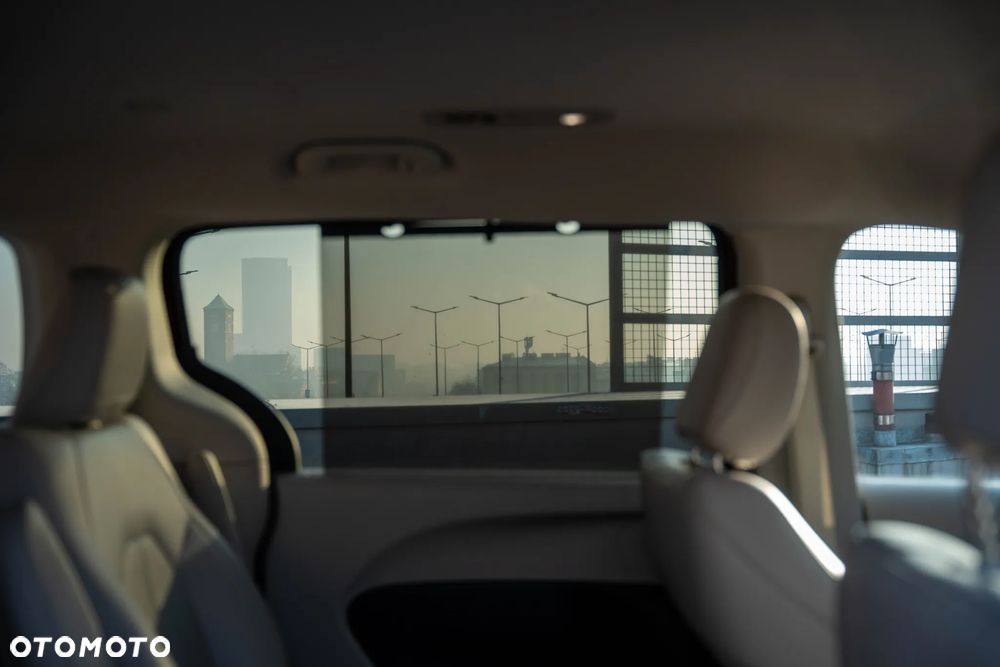 Chrysler Pacifica - 23