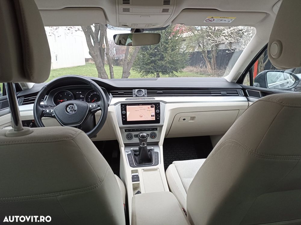 Volkswagen Passat - 10