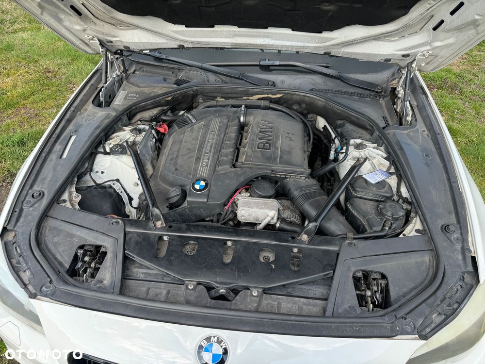 BMW Seria 5 535i xDrive - 15