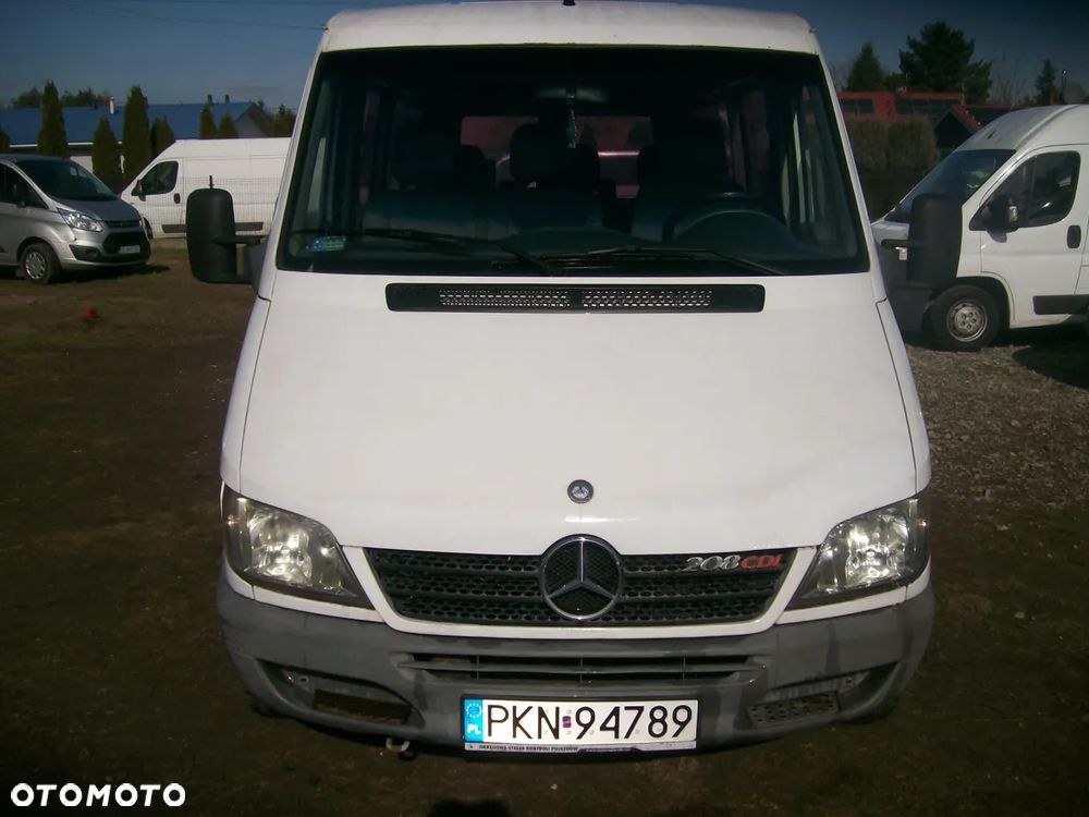 Mercedes-Benz Sprinter - 15