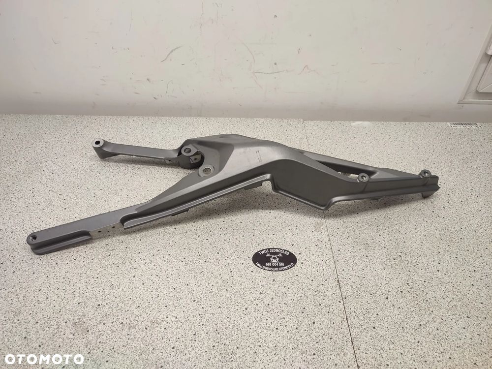 Stelaż tył, tylny prawy KTM Duke 125 390 24-26 - 2