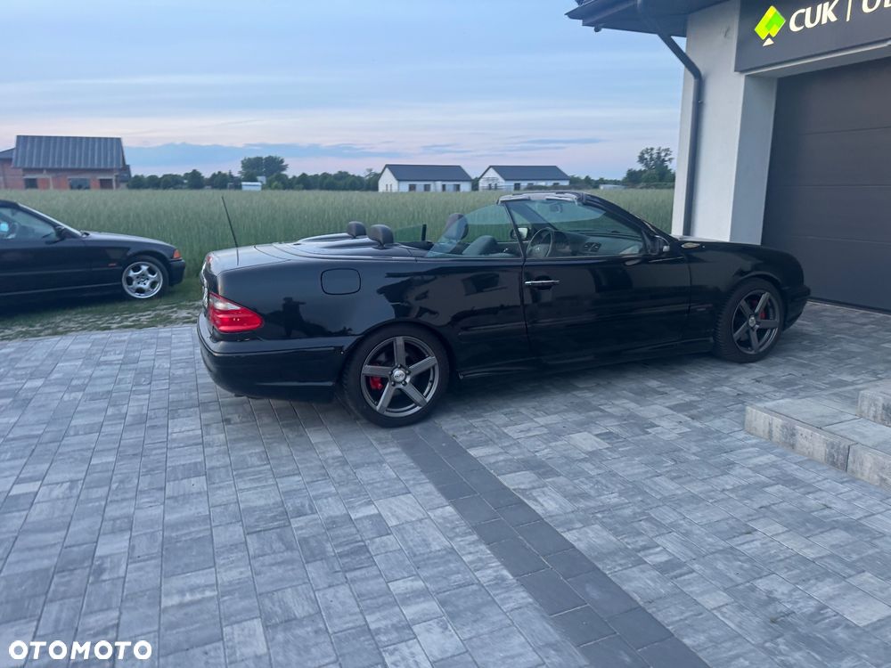 Mercedes-Benz CLK - 10