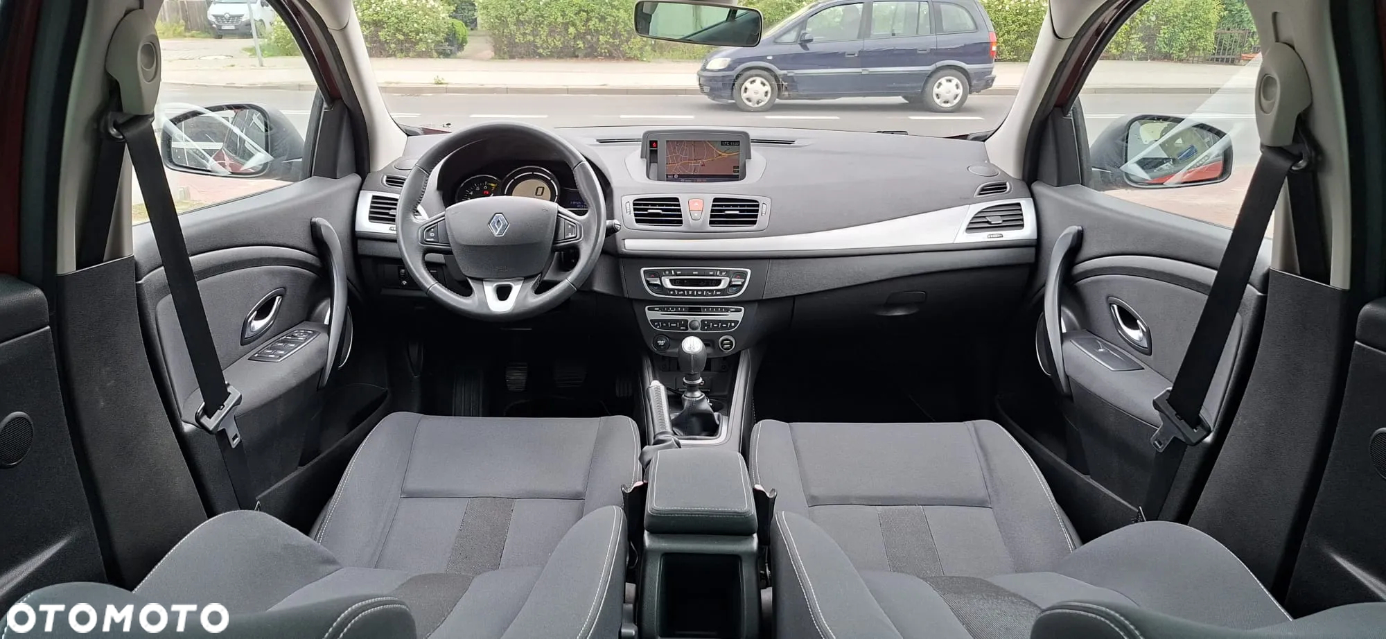 Renault Megane TCe 180 GT - 10