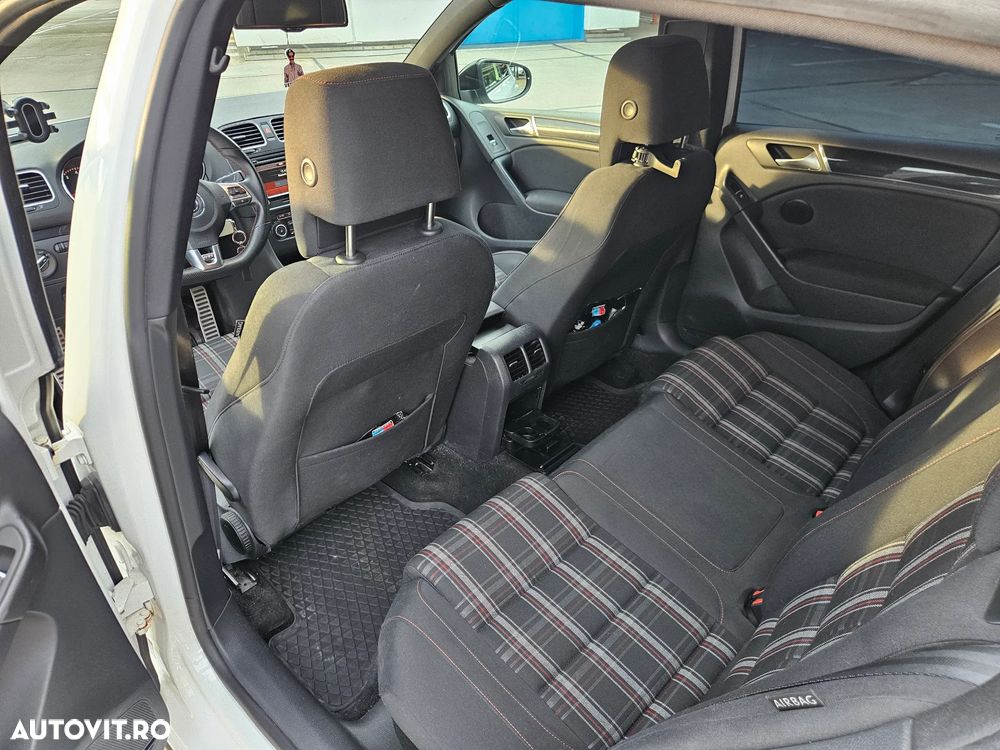 Volkswagen Golf 2.0 GTI DSG - 8