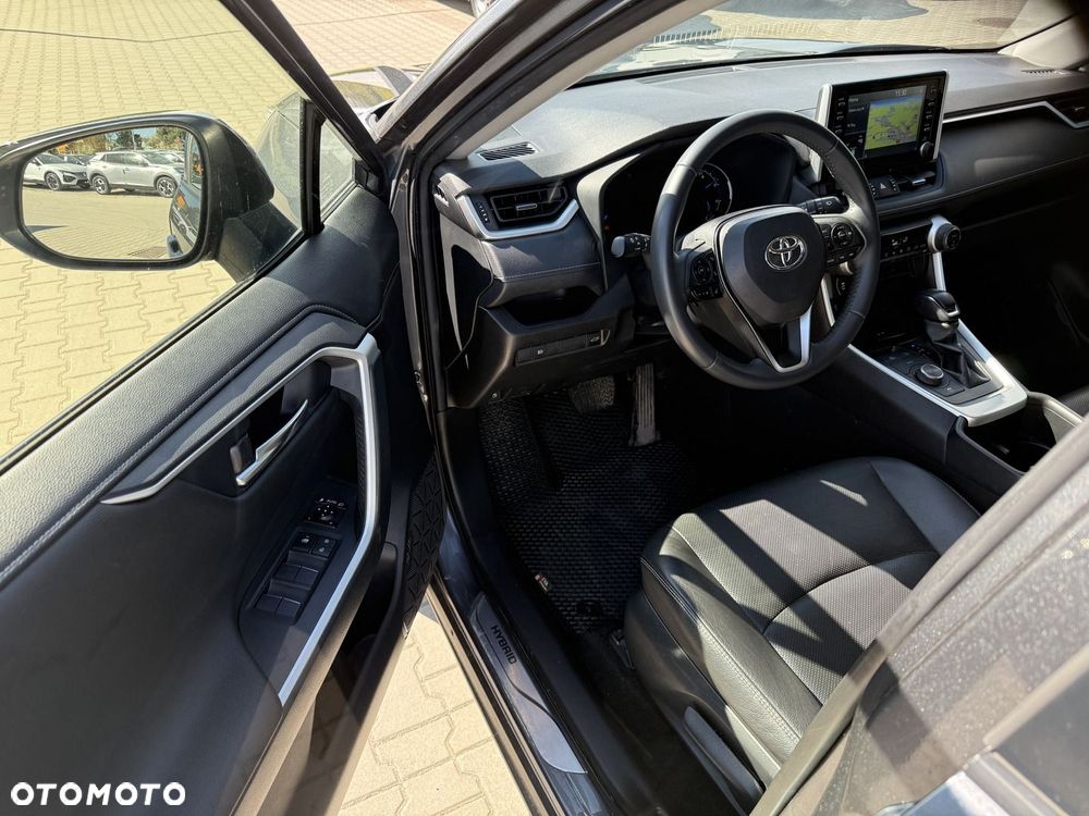 Toyota RAV4 - 10