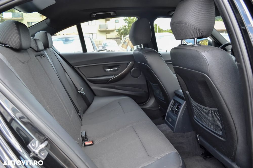 BMW Seria 3 320d xDrive DPF Aut. Edition Sport - 21