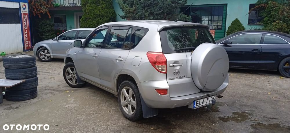 Toyota RAV4 2.2 D-4D 4x4 - 2
