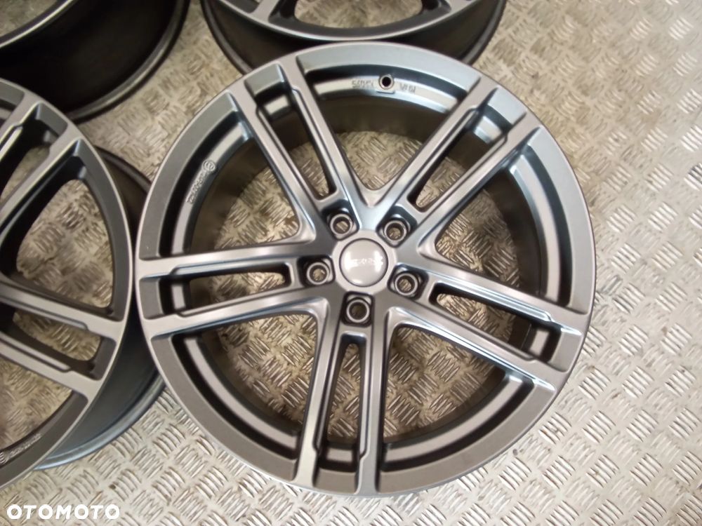 Felgi DEZENT Vw Golf Passat Tiguan Touran Audi A4 A5 A6 Q3 Q5 Skoda Superb Kodiaq 8Jx18 et30 5x112 - 4