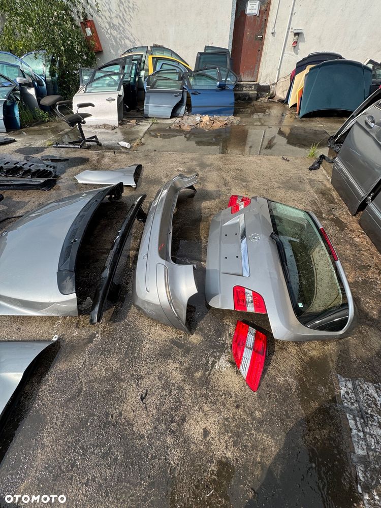 Mercedes b klasa Kolor 748 w245 benzyna manual Klima   Maska 600zl   Lampy przednie przód prawa lewa -300szt  Grill -200zl   zderzak przedni przód z chrom chromem -700zl   Pas przedni benzyna z chłodnicami wody klimy węże -900zl  podszybie -350zł   Drzwi prawe lewe przednie tylnie tył 500sztuka bez rdzy   Błotnik prawy lewy przedni przód 300zl   Klapa bagażnika klapa tył tylnia 500 zł   Zderzak tył tylni chrom 500zl   Lampy tył 100 sztuka   Próg progi -100sztuka   Belka tył tylnia 50zl - 9