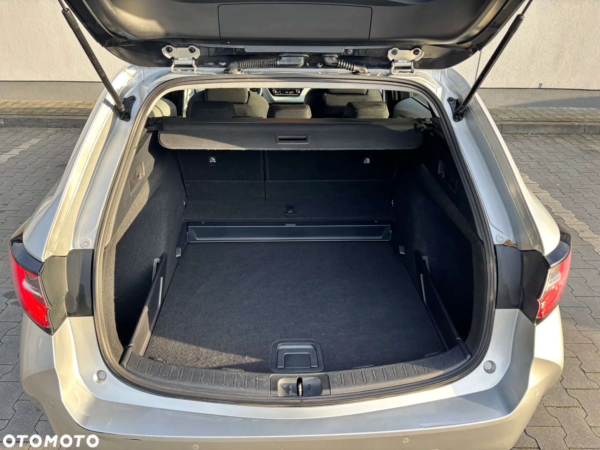 Toyota Corolla 1.8 Hybrid Comfort - 8