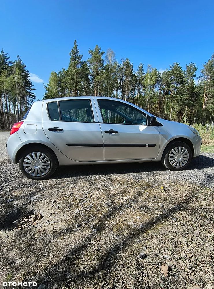 Renault Clio 1.4 16V Authentique - 7