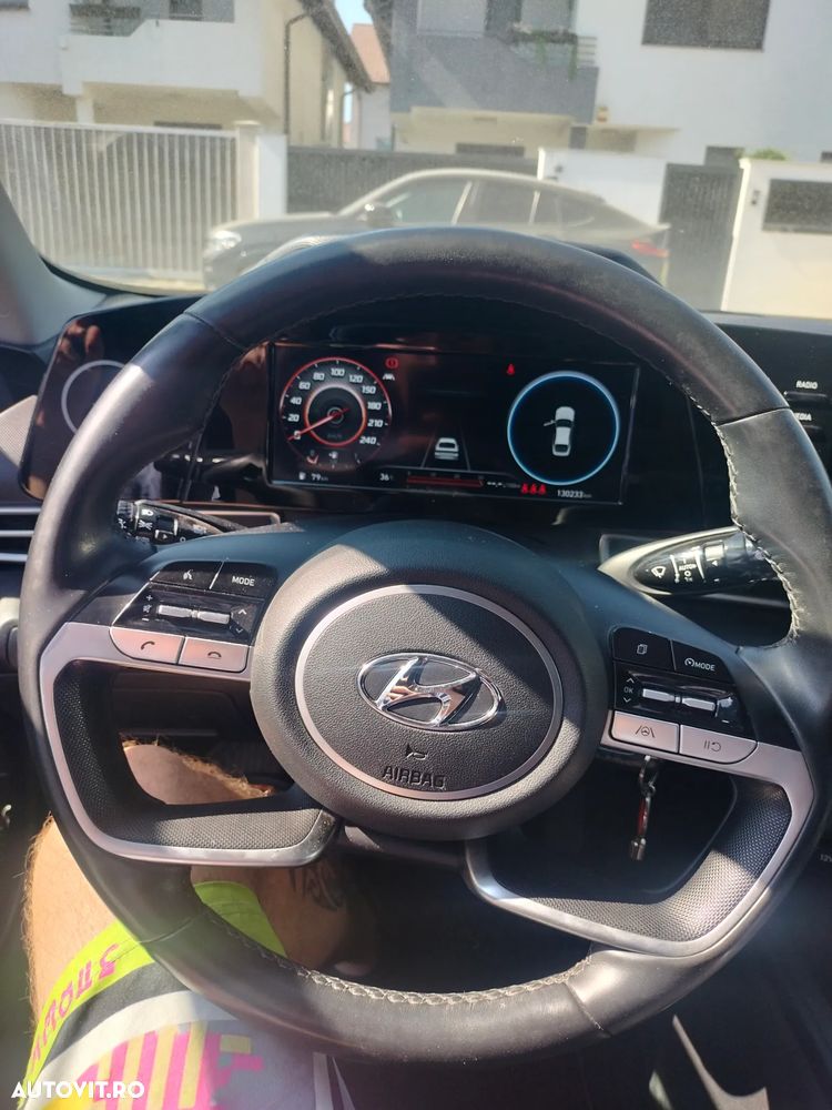 Hyundai Elantra 1.6 l 123 CP 6MT Highway - 12