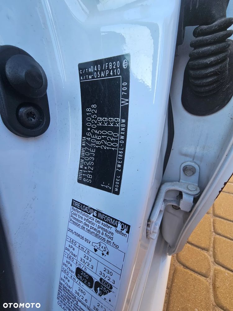 Toyota Auris Hybrid 135 Dynamic - 4
