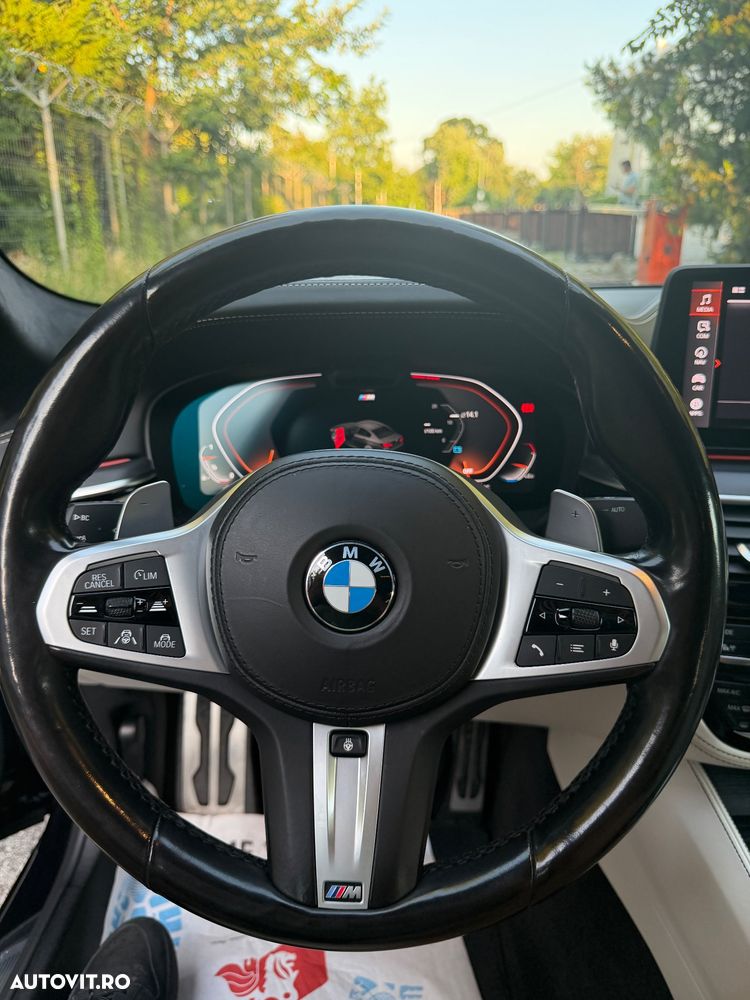 BMW Seria 5 530i xDrive AT MHEV - 23