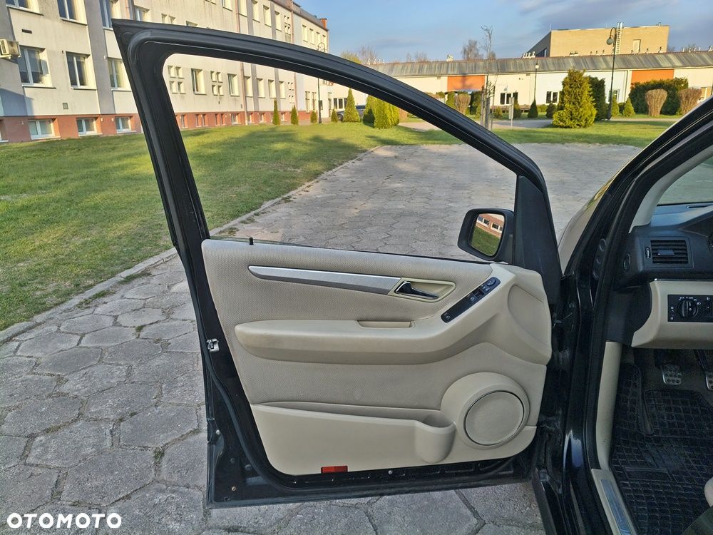 Mercedes-Benz Klasa B 180 CDI Special Edition - 23