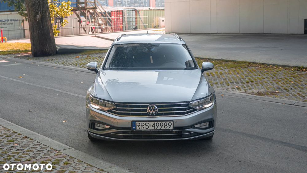Volkswagen Passat Variant 2.0 TDI SCR DSG Comfortline - 15