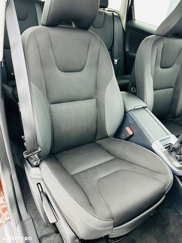 Volvo XC 60 D3 Momentum - 17