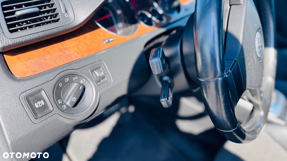 Volkswagen Passat - 17