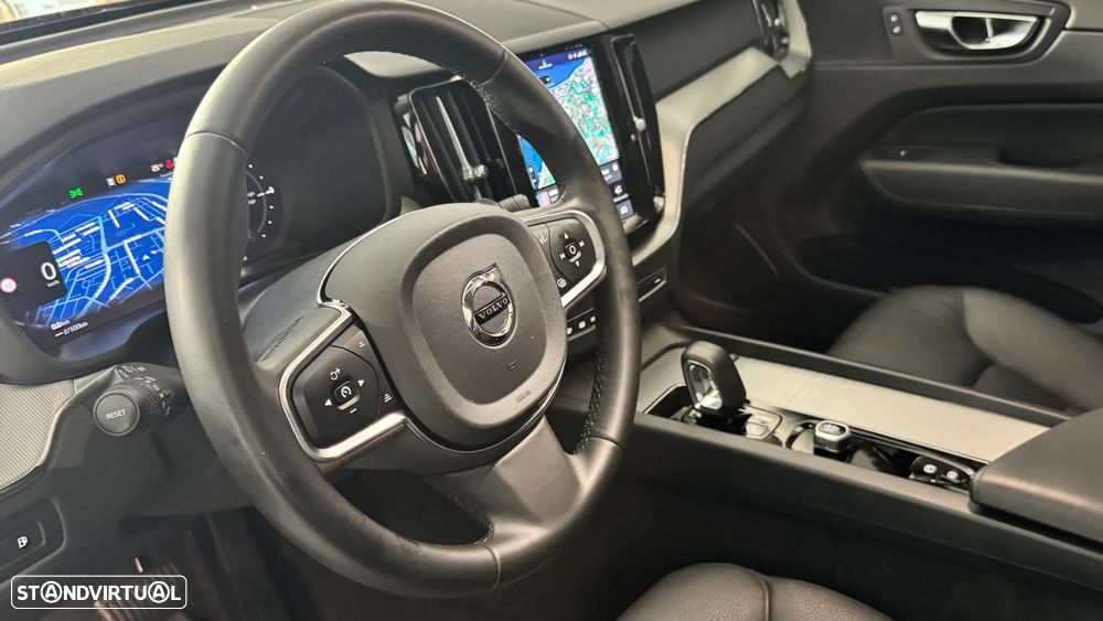 Volvo XC 60 2.0 T6 PHEV Black Edition - 3