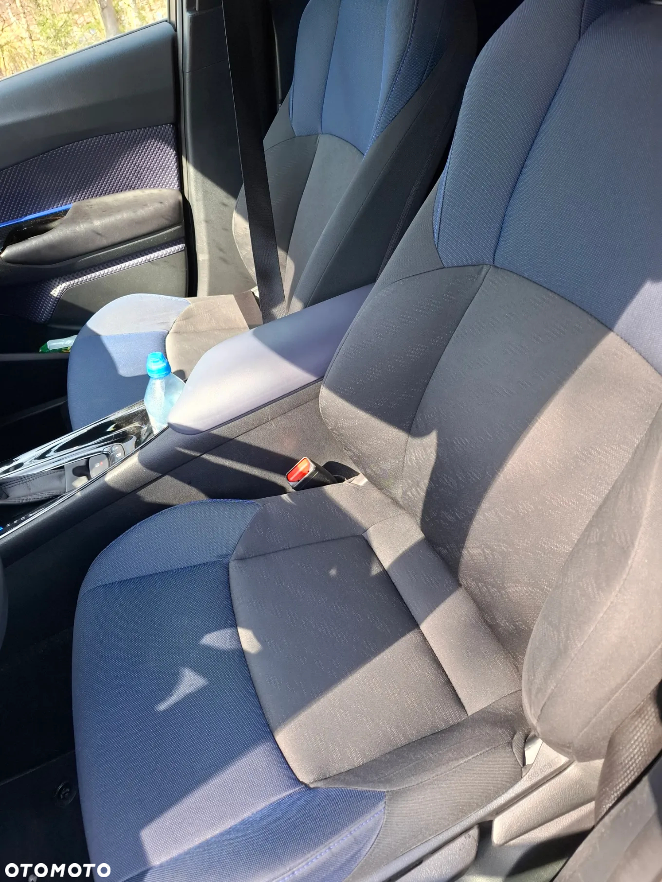 Toyota C-HR 1.8 Hybrid Neon Lime powered by JBL - 11