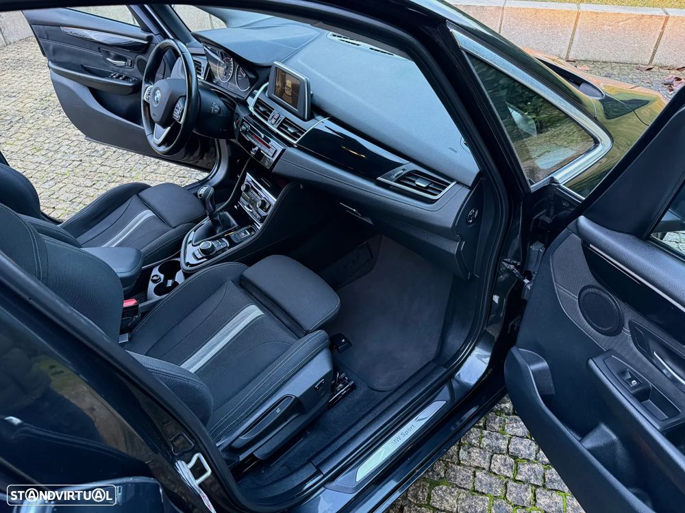 BMW 216 Active Tourer d Line Sport - 29