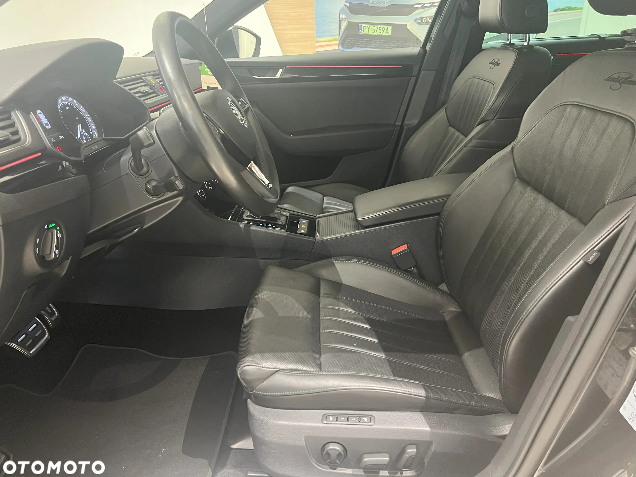Skoda Superb 2.0 TDI 4x4 L&K DSG - 18