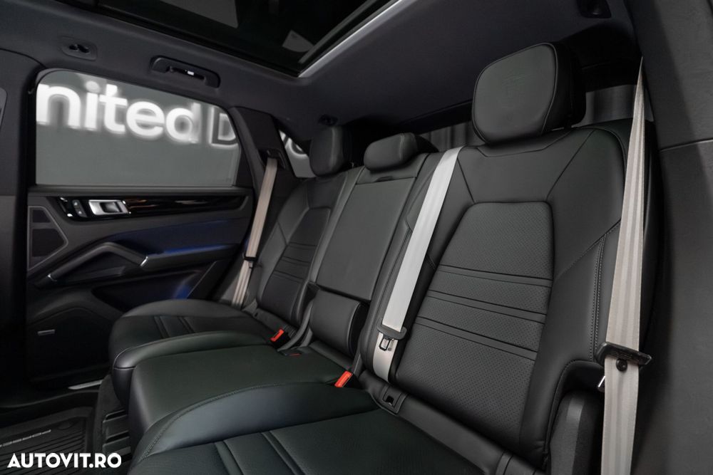 Porsche Cayenne - 30