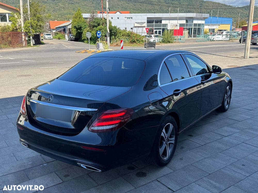 Mercedes-Benz E 220 d T 9G-TRONIC Avantgarde - 2