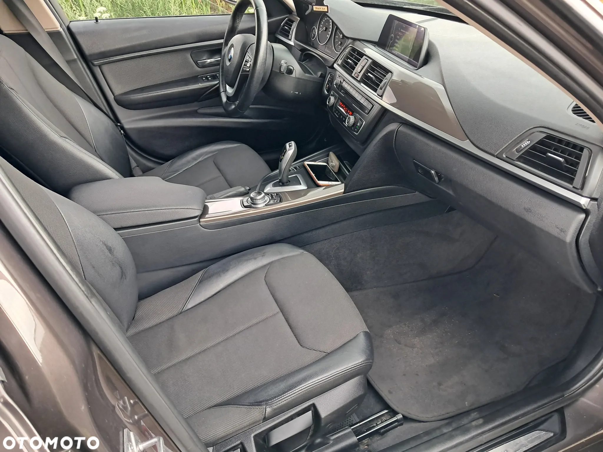 BMW Seria 3 318d Touring Modern Line - 12