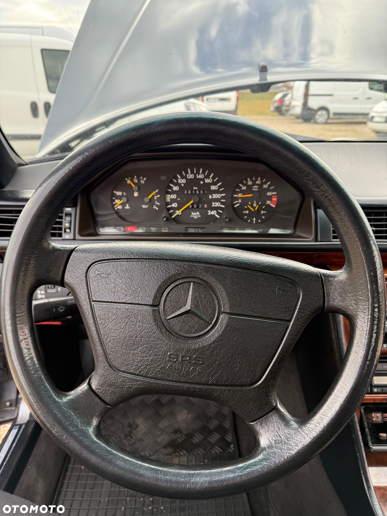 Mercedes-Benz Klasa E 200 - 15