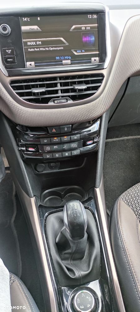 Peugeot 2008 1.6 e-HDi Allure S&S - 8