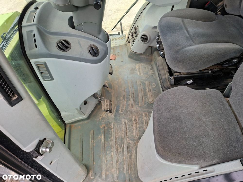 Claas Axion 850 4X4 - 13
