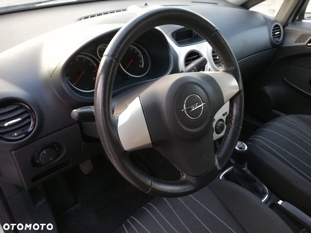 Opel Corsa 1.2 16V Innovation 110 Jahre - 18