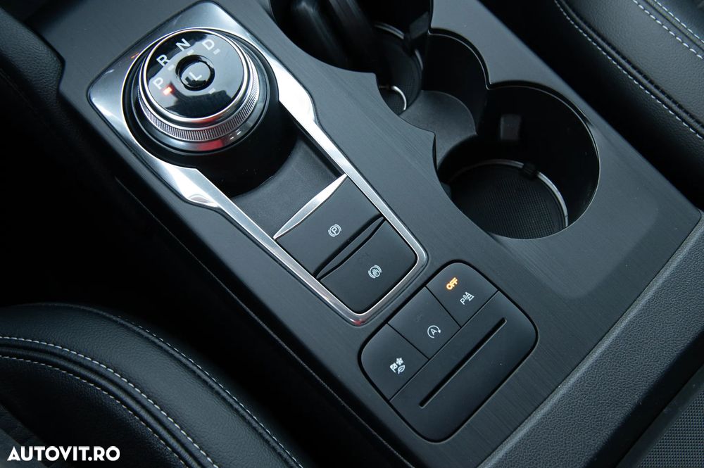 Ford Kuga - 26