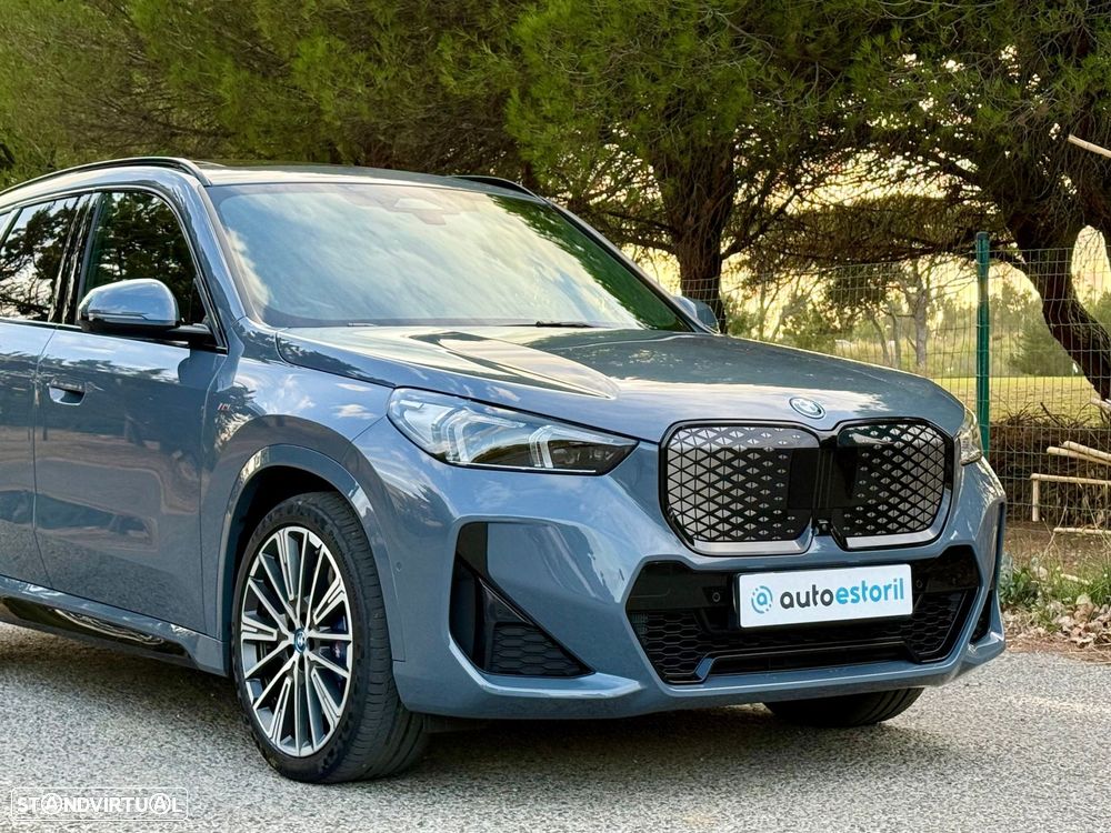 BMW iX1 eDrive20 Pack Desportivo M - 15