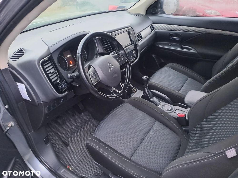 Mitsubishi Outlander 2016