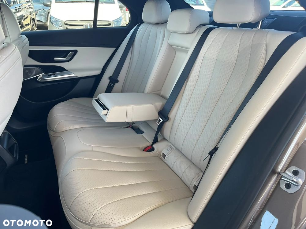 Mercedes-Benz Klasa E 220 d mHEV 4-Matic AMG 9G-Tronic - 14