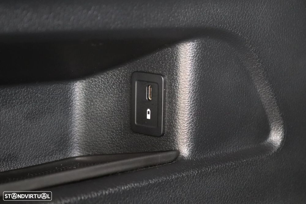 Mercedes-Benz GLB 180 d AMG Line - 39