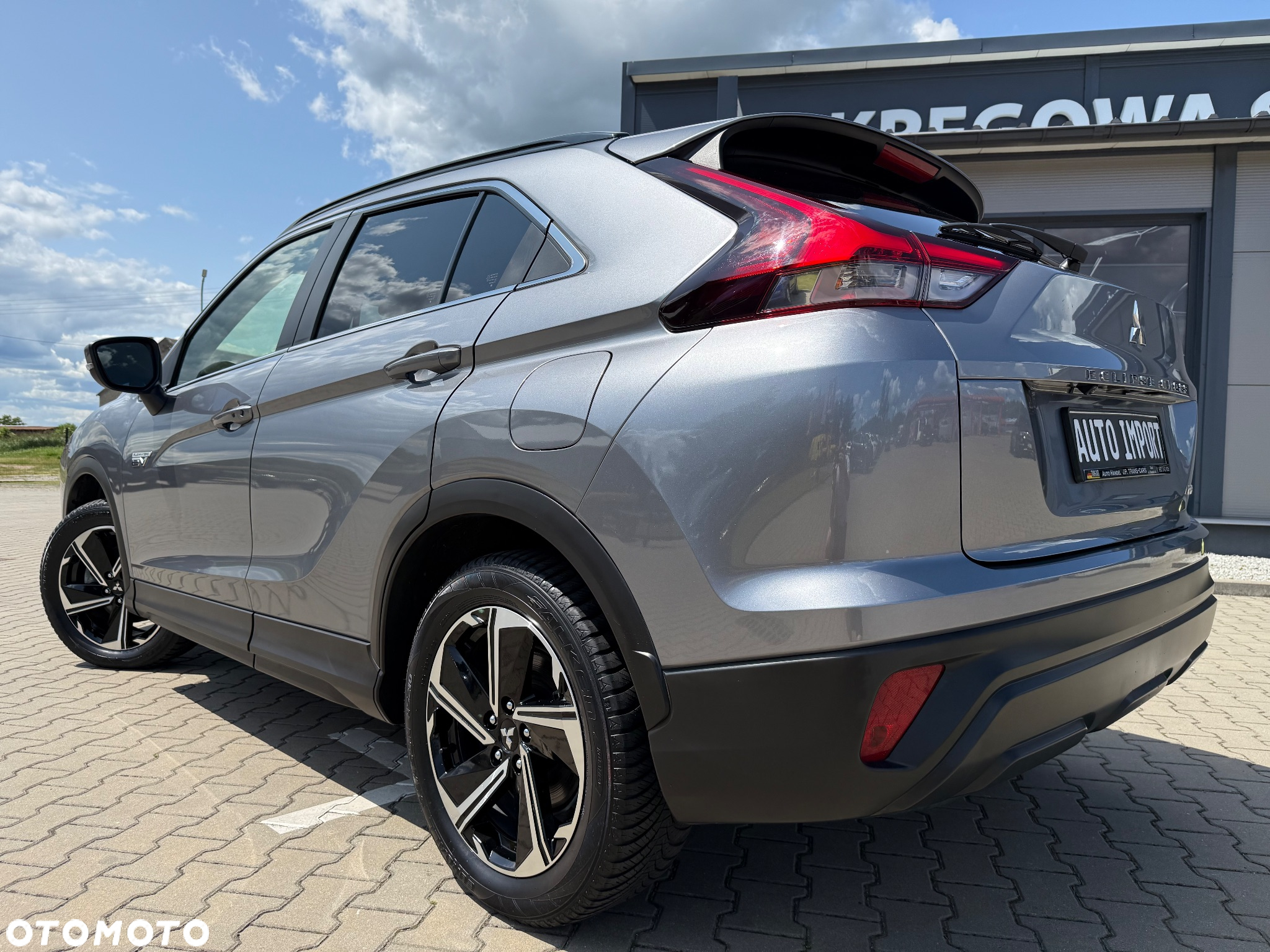 Mitsubishi Eclipse Cross Plug-In Hybrid 4WD Basis - 4