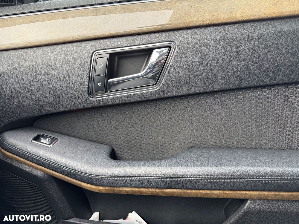 Mercedes-Benz E - 12