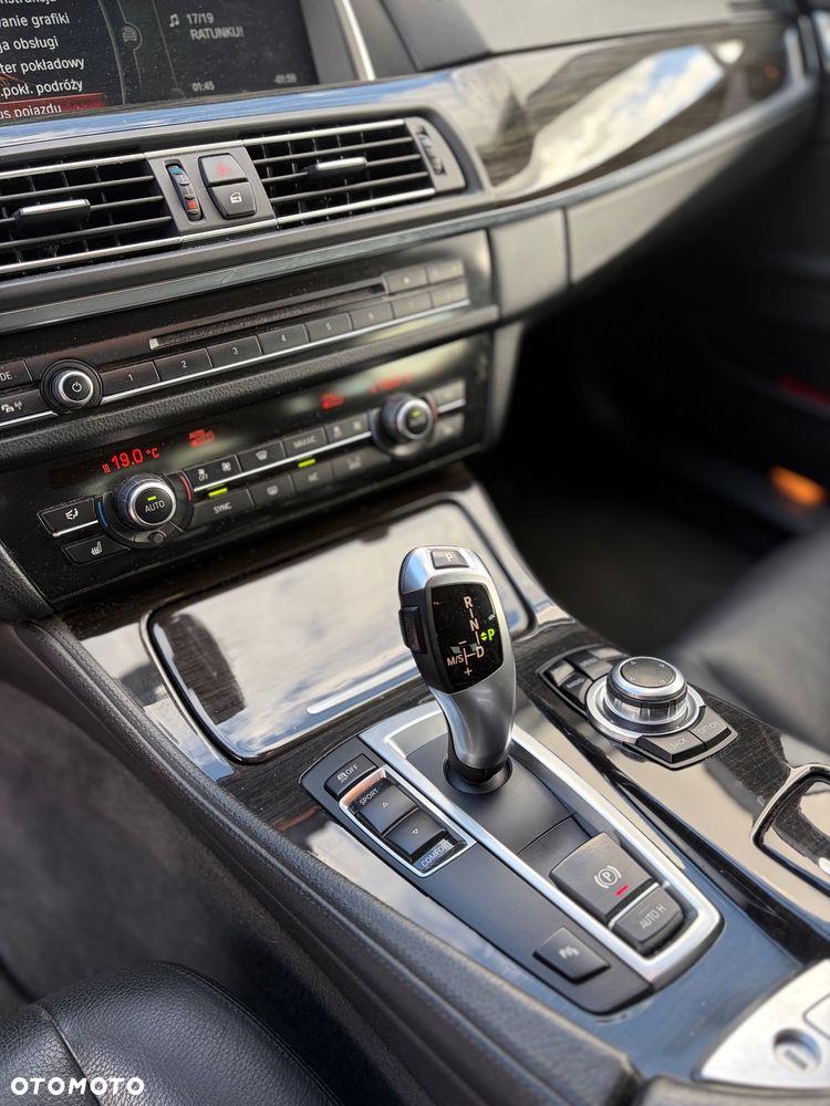 BMW Seria 5 520d Luxury Line - 9