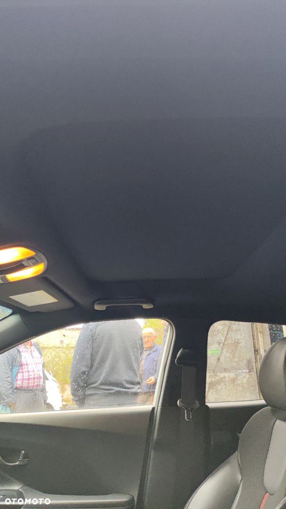 Hyundai Veloster - 16