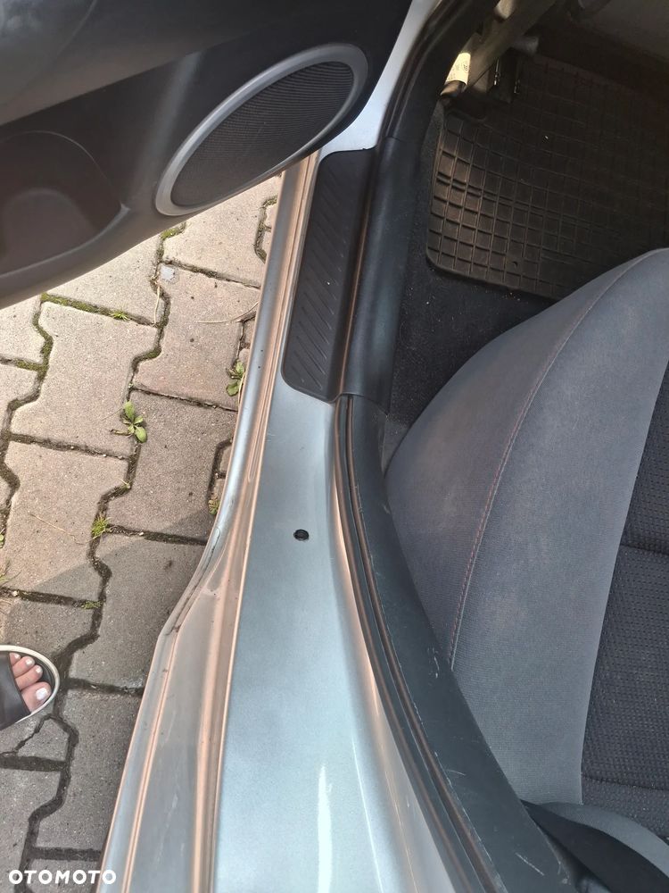 Mazda 3 1.6 MZR Active - 8