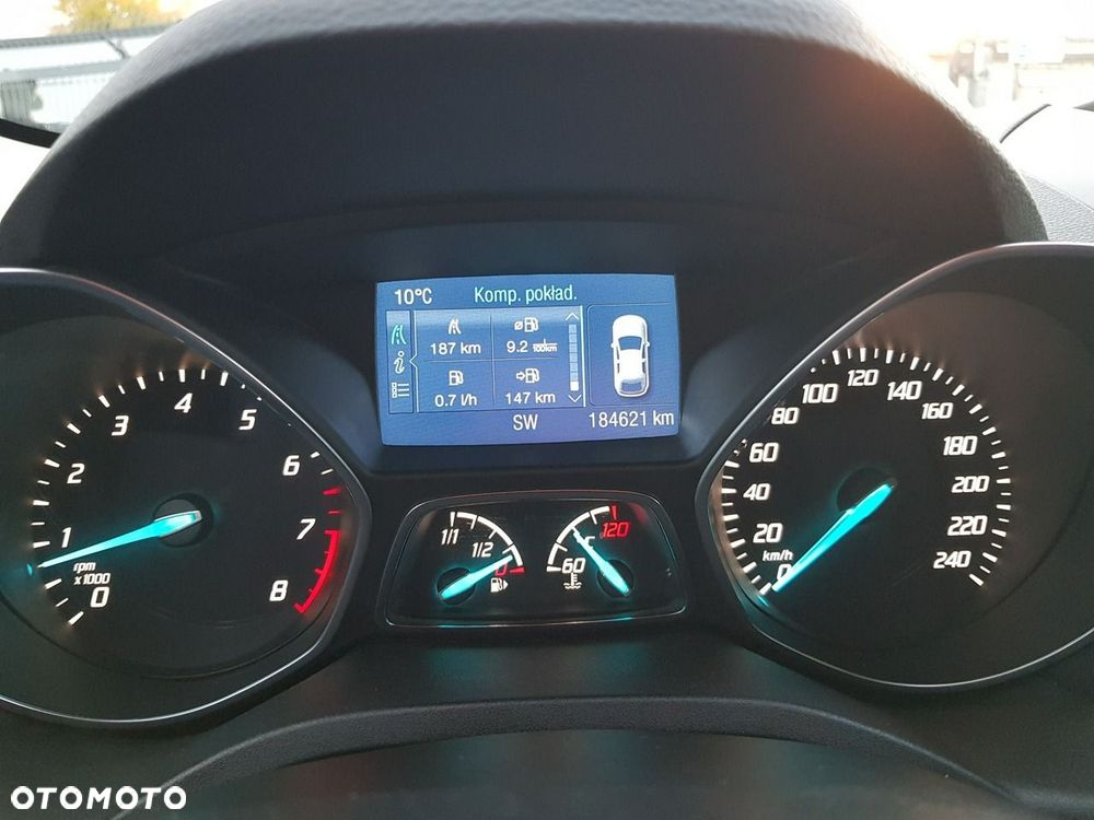 Ford Kuga 1.6 EcoBoost 2x4 Titanium - 22