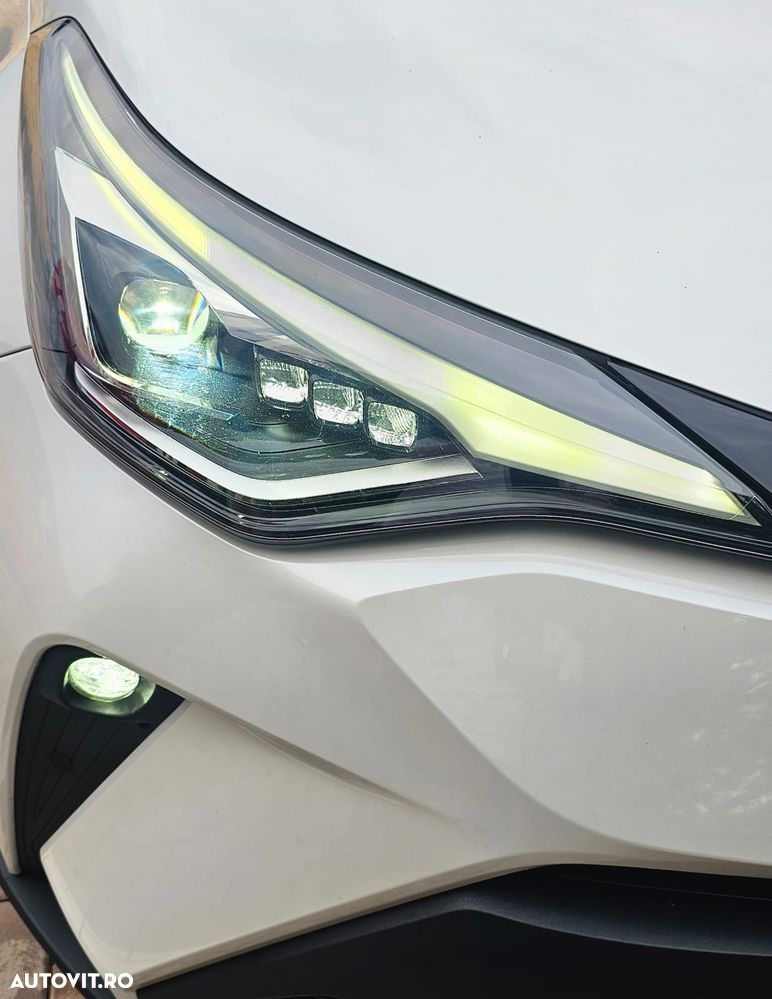 Toyota C-HR 2.0 HSD 184 CP 4x2 CVT Classy Bi-Tone - 25