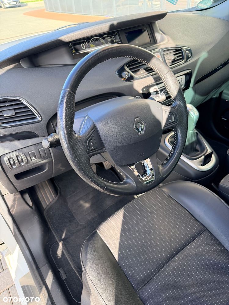 Renault Scenic dCi 150 FAP Bose Edition - 11