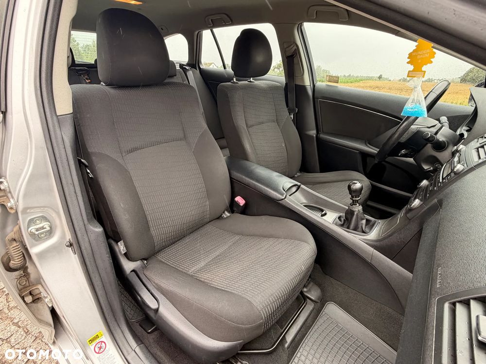 Toyota Avensis 2.0 D-4D Luna - 10