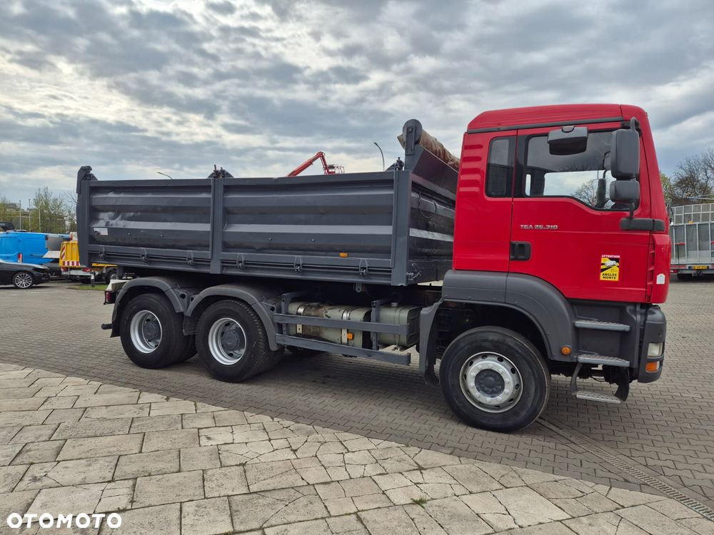 MAN TGA 26.310 6X4 / WYWROTKA / 3 STRONY / MOCNY KIPER / NOWE SPRZĘGŁO / BEZWYPADKOWY / SILNIK D20 / NAJLEPSZA JEDNOSTKA NAPĘDOWA / SERWISOWANY - 7